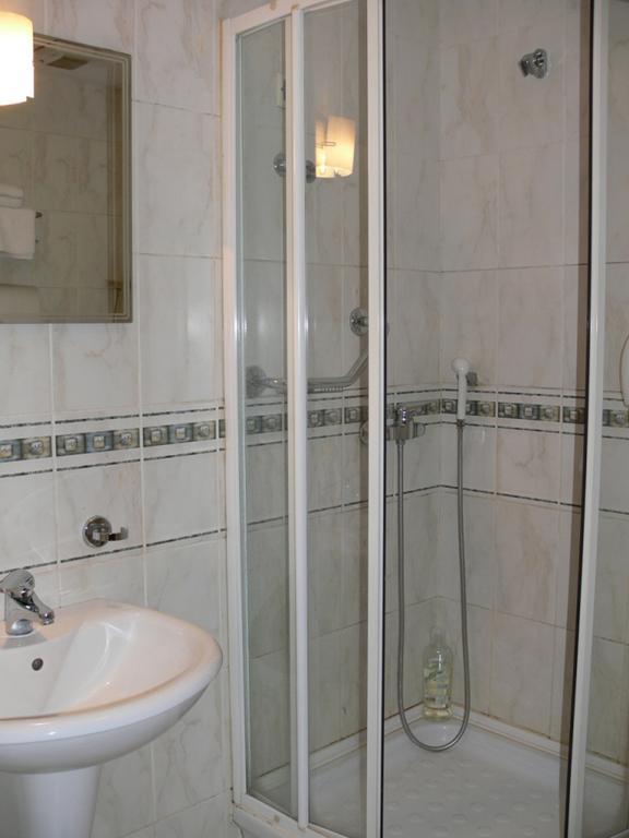 Tadz Hotel Нови-Пазар Номер фото